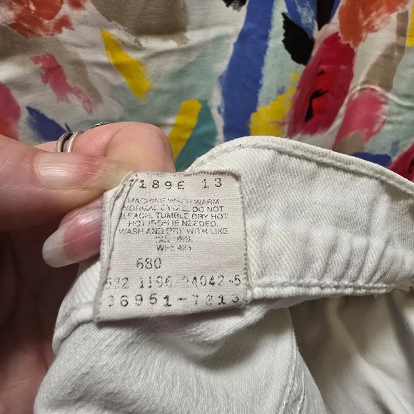 Vintage Levi's 951 Relaxed Fit Distressed Denim Shorts White Heart Orange Tab 10 - Picture 10 of 10